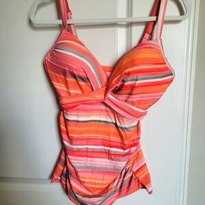 NWOT 2 piece Coco Reef Swimsuit